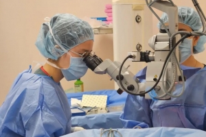 重医新青年 - 左航嘉:热爱为帆、精进为桨,在眼科医疗的星辰大海中破浪前行!